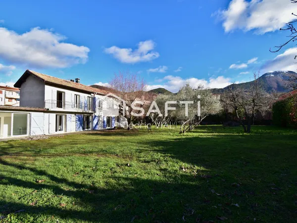 Digne, Villa rénovée 136m² 4 chambres Jardin 840m²