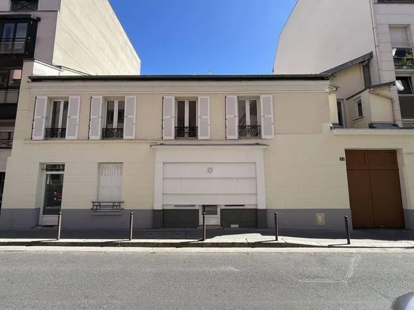 Bureau 192 m²