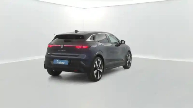 Renault Megane e-tech electric ev40 130ch techno standard charge — photo 5