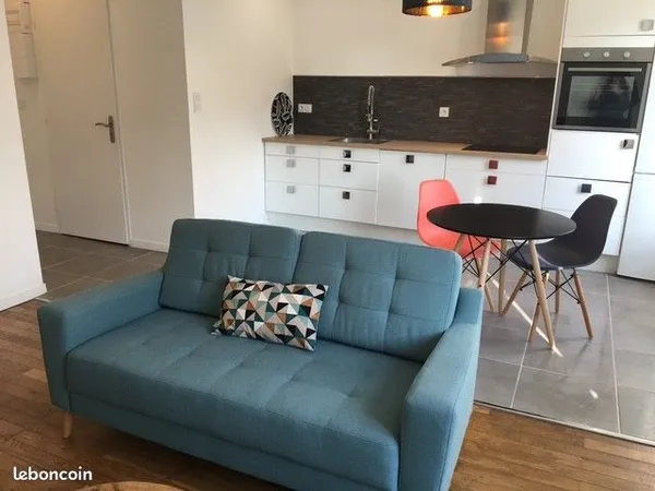 Location T1 meublé 36 m² - dernier étage avec ascenseur - Métro République Villeurbanne