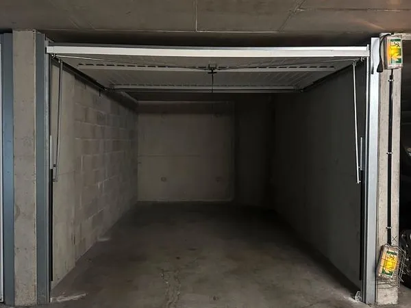 Garage/box fermé proche du tram gare Villeurbanne