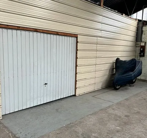 Loue box stockage 32m2
