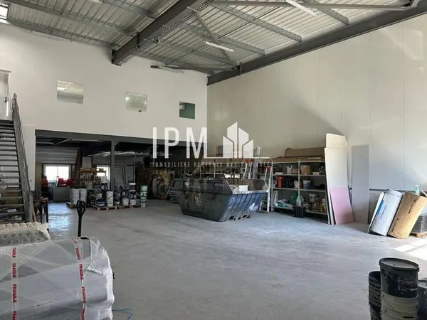 Local d'activité 282m² à La Penne sur Huveaune