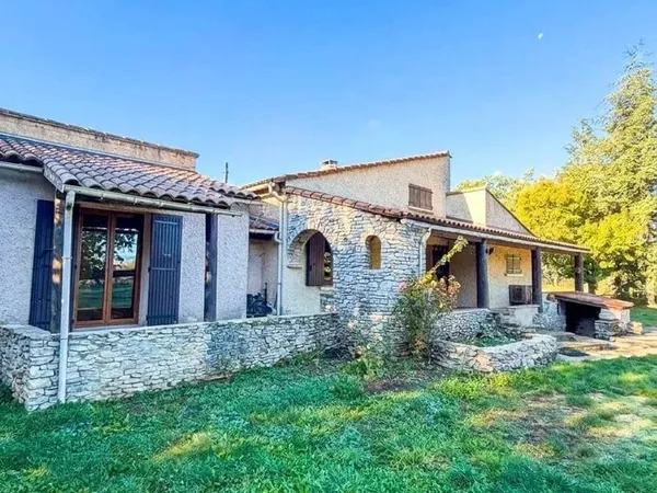 ST CHRISTOL (84) - MAISON DE 150 m² habitables sur terrain de 3370 m² -