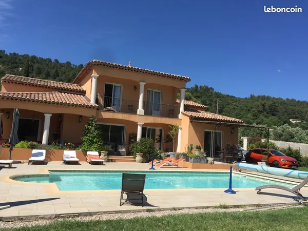 Grande suite parentale dans villa