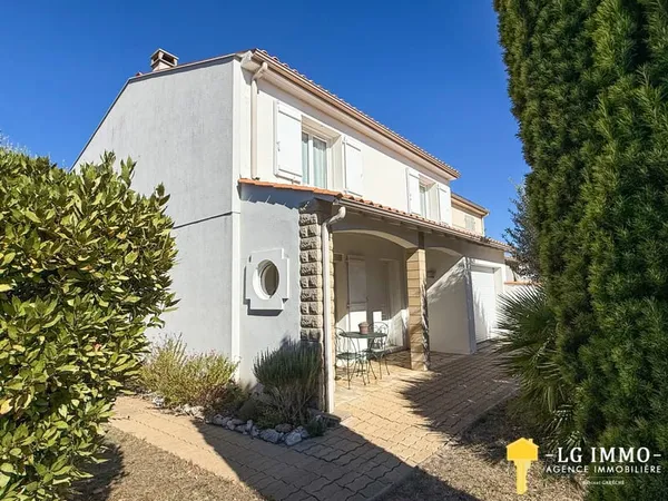 Maison Royan 3 chambres, avec véranda, jardin et garage.