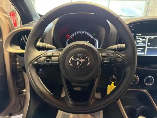Toyota Aygo X 1.0 vvt-i 72ch design my23 — photo 12