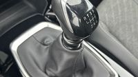 Peugeot 2008 1.2 PureTech 100ch S&S Allure — photo 14