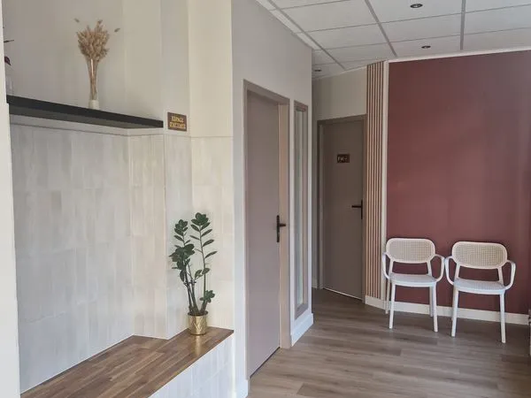 Bureau Rennes profession libérale / praticienne / Maison de bien être