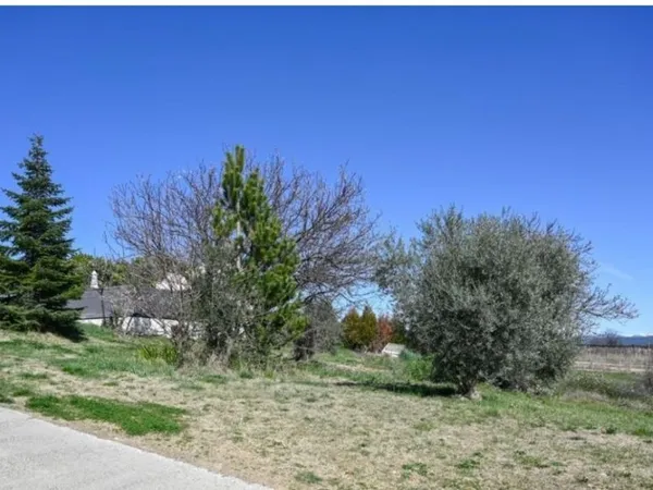Terrain 600 m²