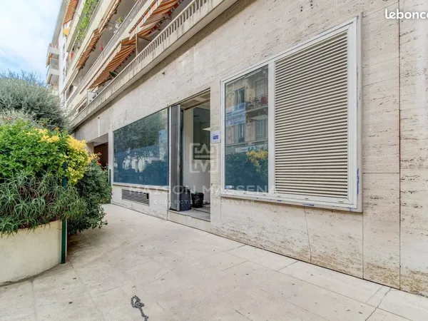Local commercial 76 m² Nice