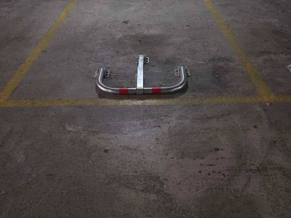 Place de parking sous-sol sécurisé