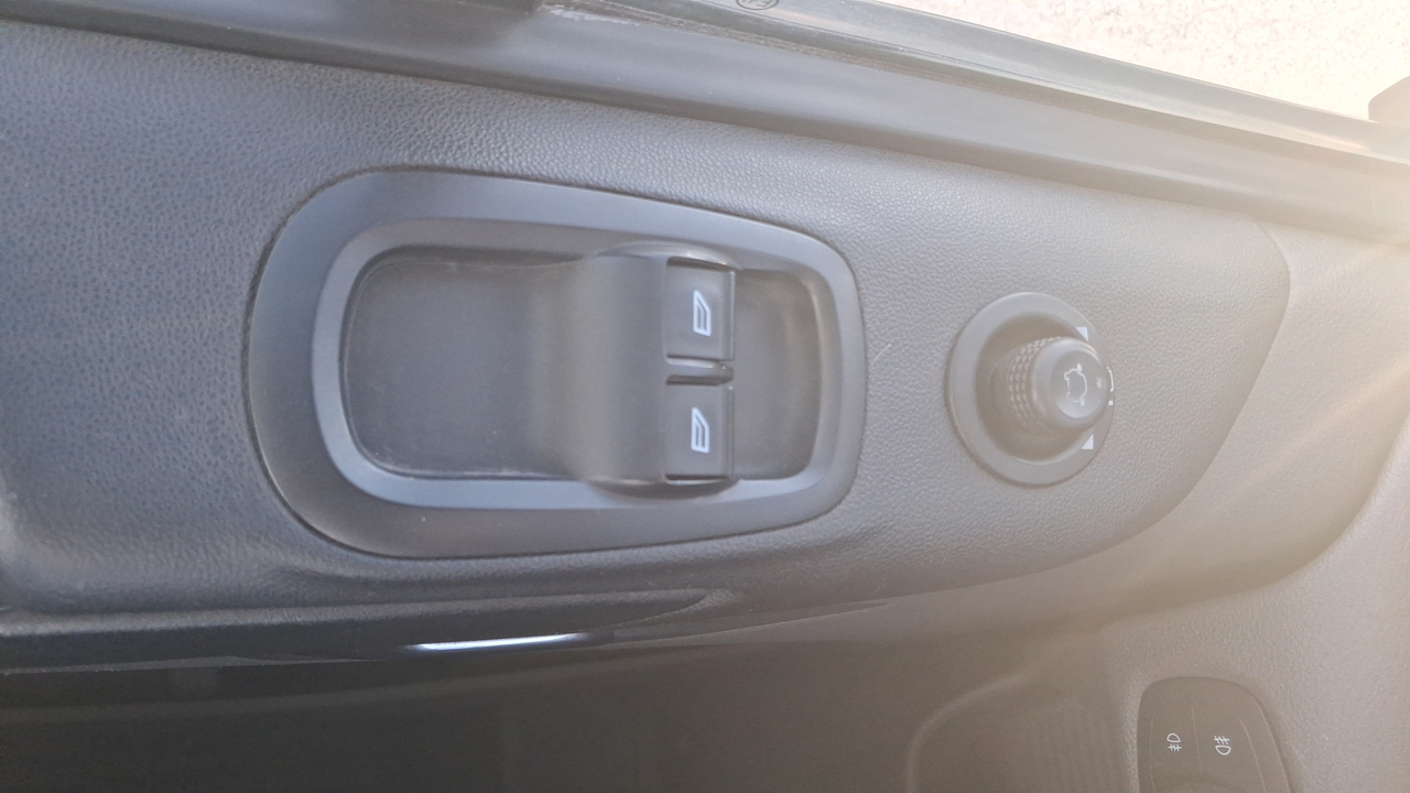 Ford TRANSIT CUSTOM FOURGON 280 L1H1 2.0 ECOBLUE 105 — photo 25