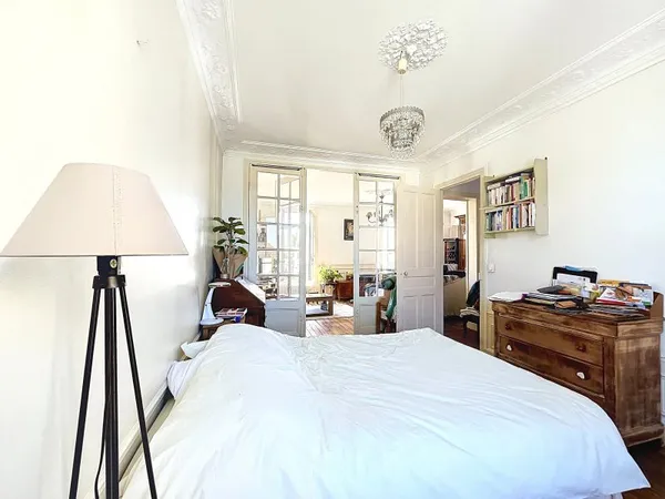 Vends appartement ancien 2ème étage à la Garenne-colombes proche gare