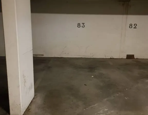Garage/Parking