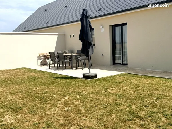 Maison neuve meublée - 82m² - 3 ch - Garage - 537m² - Villebarou