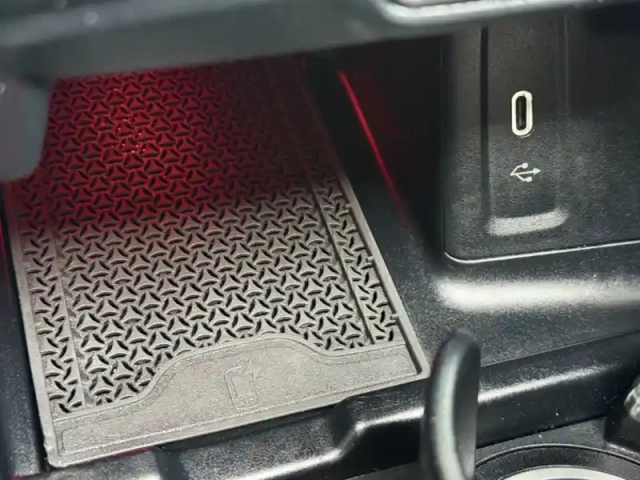 Mercedes Glc 300 e hybrid eq 4matic amg line — photo 18
