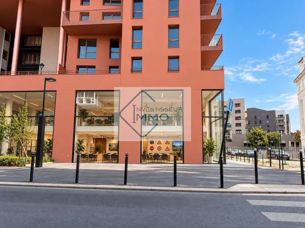 Local commercial 227 m²