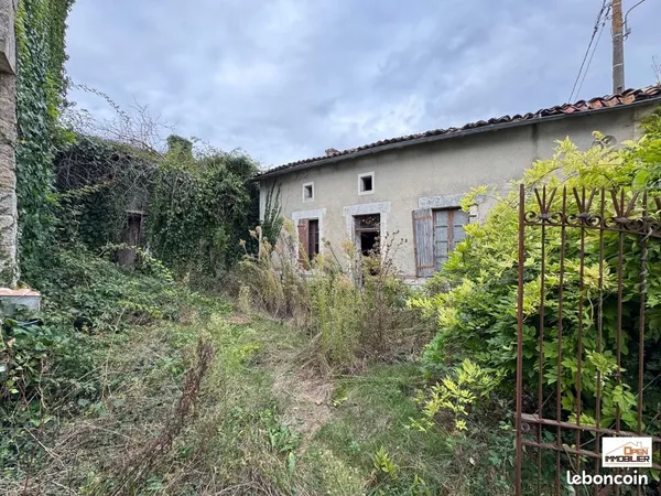 Maison 77 m² entièrement à rénover avec cour