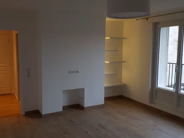 Loue F3 entièrement rénové avec isolation intérieure, avenue du 1er mai Troyes