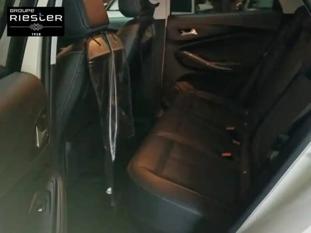 Opel Grandland X hybrid 225 ch bva8 — photo 12