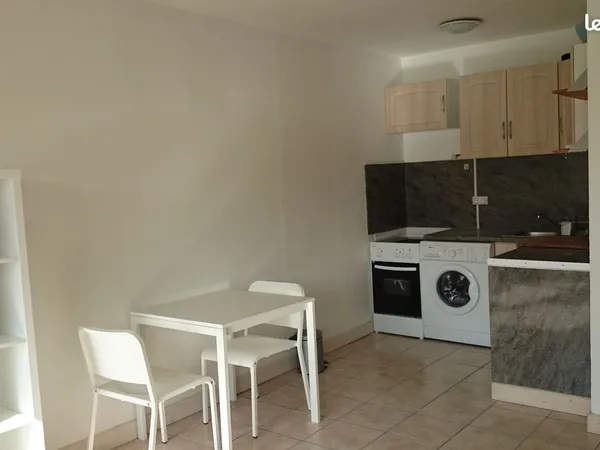 Studio vendu loue pour investisseur