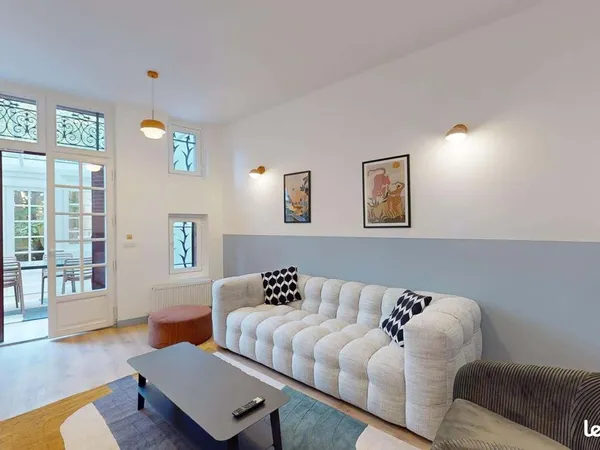 Maison 15 pièces 350 m²