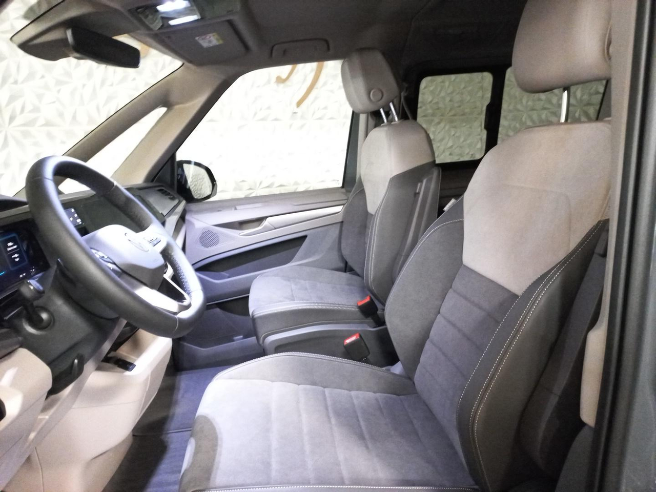 Volkswagen Utilitaires Multivan Court 1.5 eHybrid 245 4Motion DSG6 — photo 16