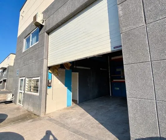 A louer locaux d'activités 68 m²