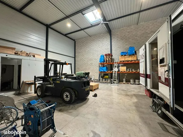 LOCAL D'ACTIVITE 350 m² VIARMES