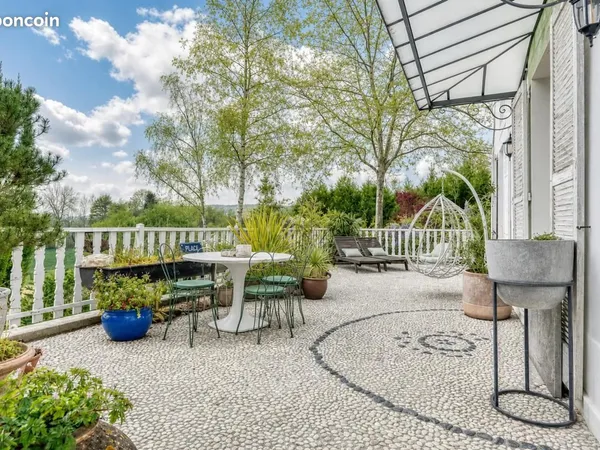 Maison 8 pièces 230 m²