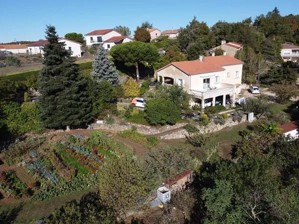 Maison 4 pièces 160 m²