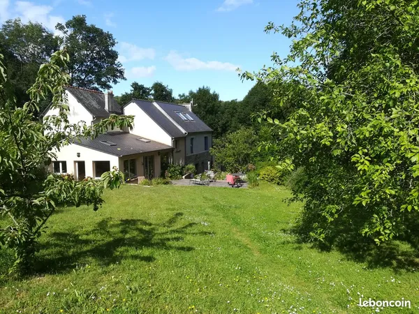 Une chambreà louer dans coloc de trois au total dans grande maison entre mer et campagne