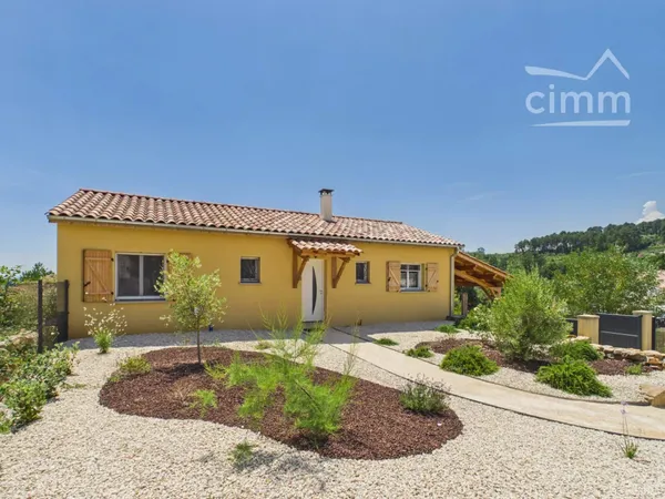 Villa de plain pied, DPE A, 2CH + bureau, terrasse, jardin, très belles prestations