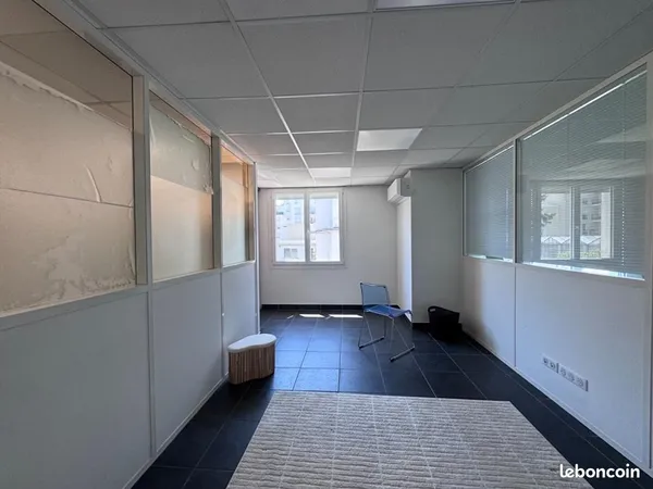 Local commercial 127 m²