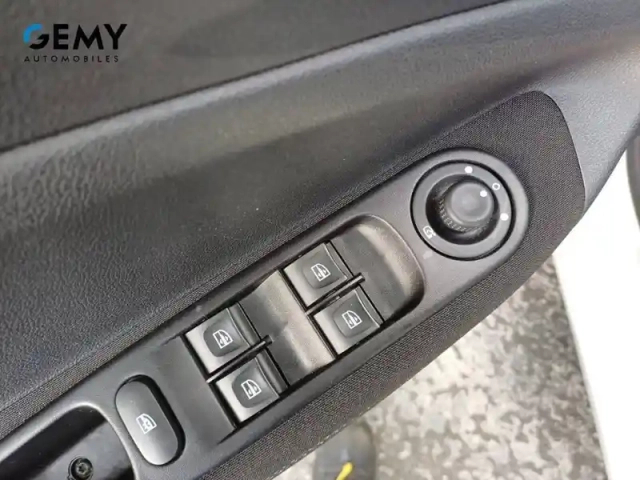 Renault Zoé zoe r110 — photo 12