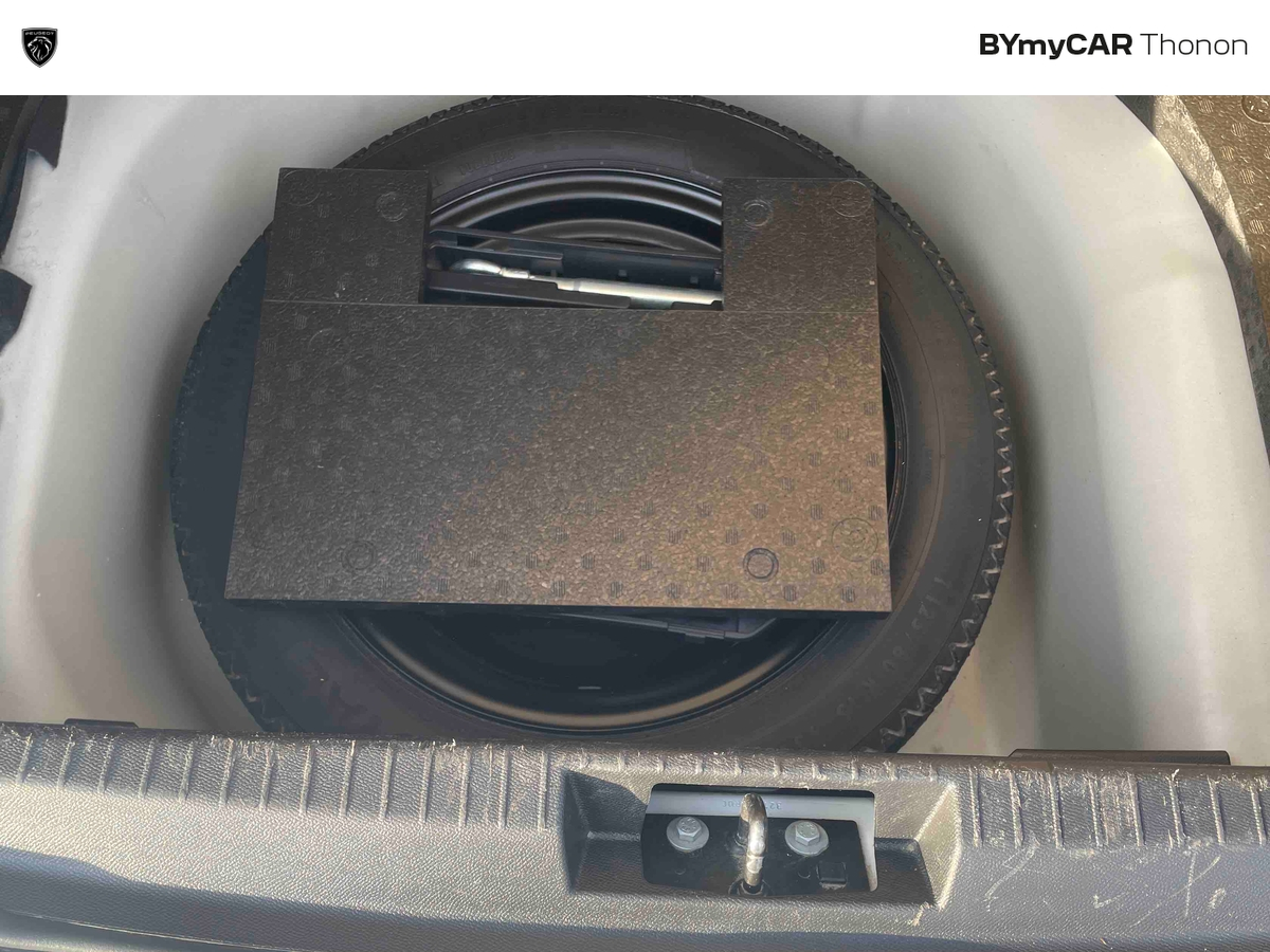 Peugeot 208 PURETECH 75 S&amp;S BVM5 — photo 25