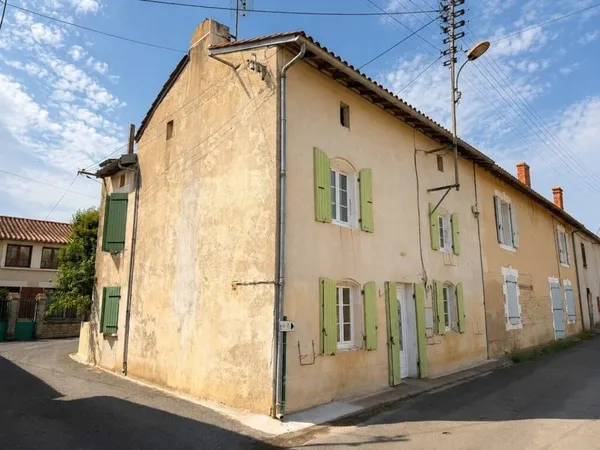 Villefagnan - Maison De 3 Chambres En Excellent Etat Avec