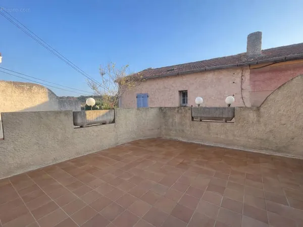 Maison de village idéalement située à Six-Fours-les-Plages - grande terrasse - garage