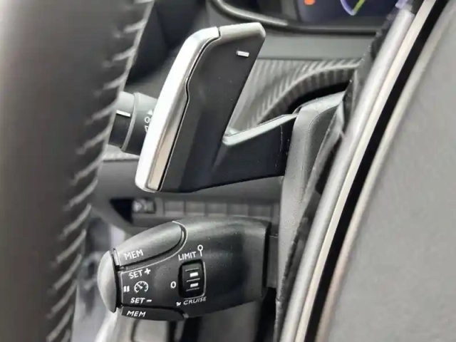 Peugeot 208 hybrid 110 e-dcs6 — photo 48
