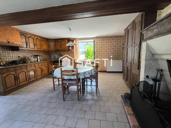 Ferme du chateau de Mainzac au porte de la Dordogne