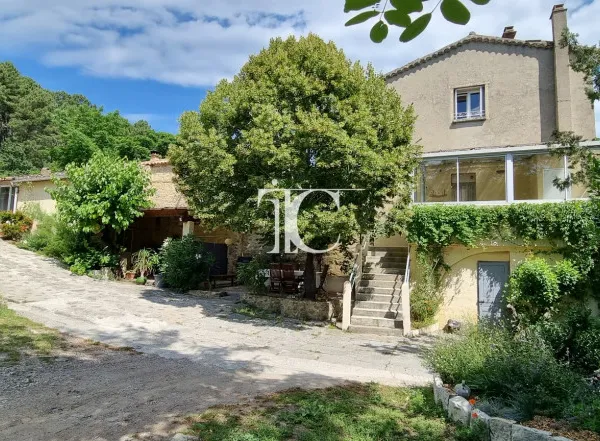 Maison de caractère 12 pièces 270 m²