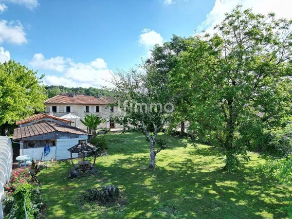 Maison 5 pièces 280 m²