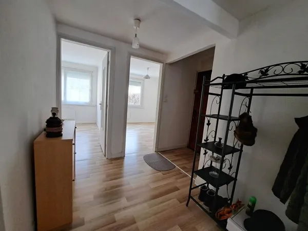 SPACIEUX DUPLEX 4 CHAMBRES SANS TRAVAUX.