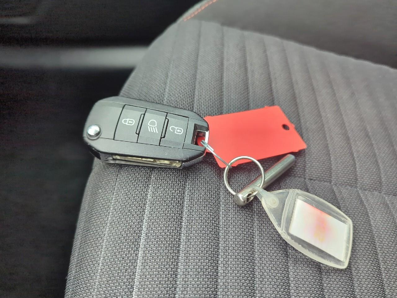 Peugeot 208 puretech 100 s&s bvm6 active — photo 29