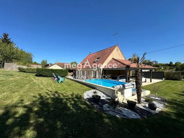 Belle maison sur 891m2 de terrain clos