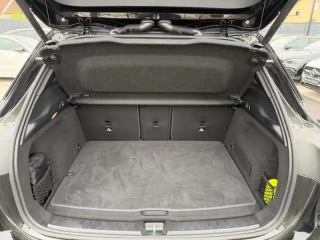 Mercedes Gla 200 d amg line — photo 34