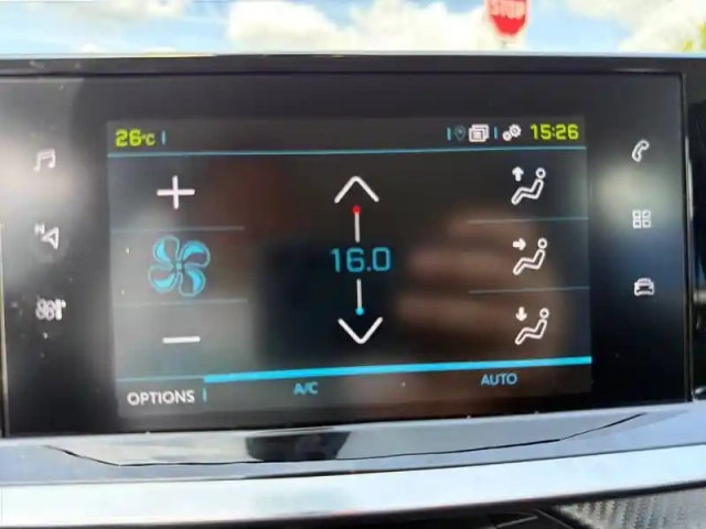 Peugeot 208 electrique 50 kwh 136 — photo 18