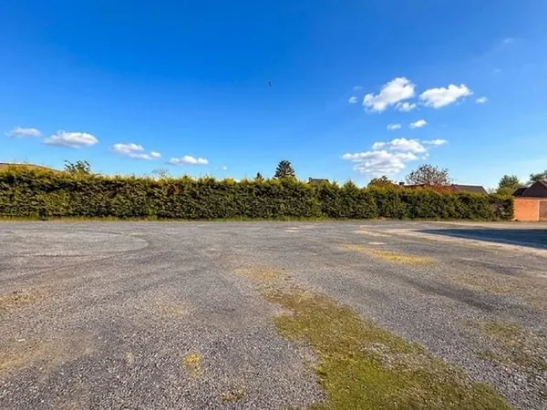 Terrain 930 m²