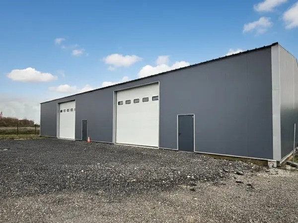 LOCAL / DEPOT 220m² Z.A. DE CROIX FORT à SAINT-CHRISTOPHE